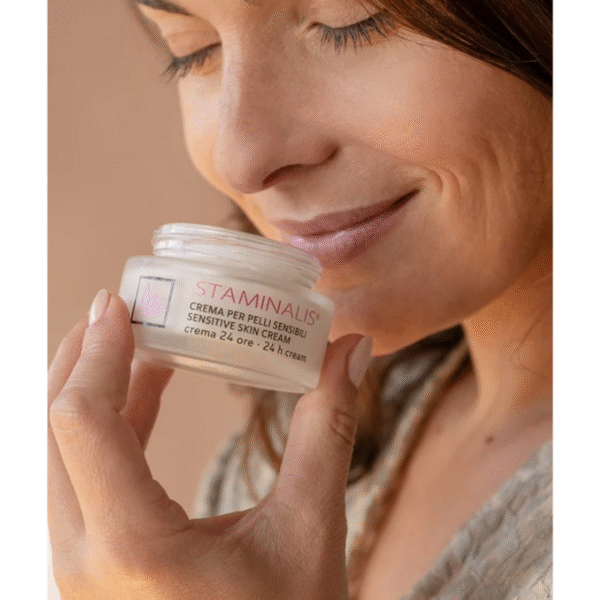 Stamintalis Crema Viso Pelli Sensibili | Idratazione e Protezione - 50 ml 1 Progetto senza titolo7 28