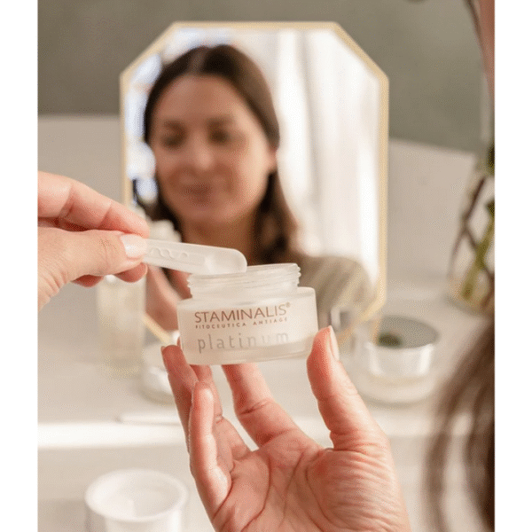 Stamintalis Crema Notte DNA Skin Repair | Rigenerazione Anti-Age per Pelli Mature - 50 ml 1 Progetto senza titolo8 11