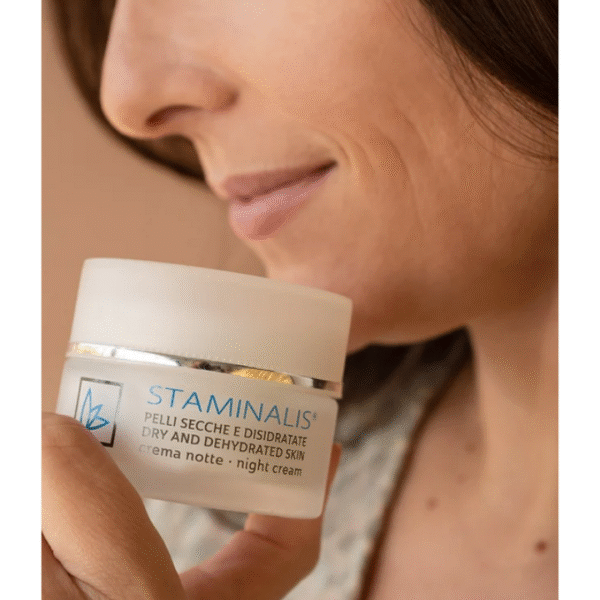 Stamintalis Crema Notte Pelli Secche e Disidratate | Idratazione Profonda - 50 ml 1 Progetto senza titolo8 15