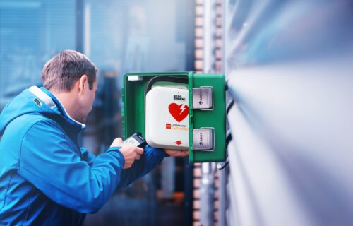 defibrillator wartung