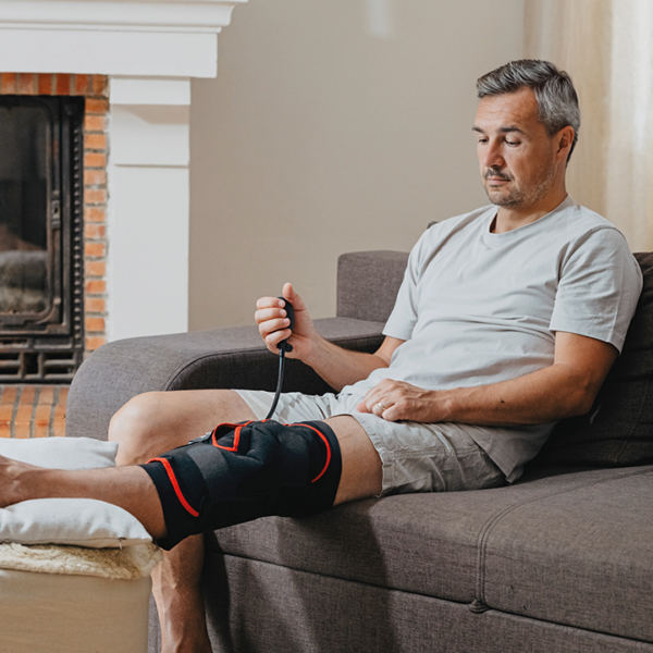 Donjoy Knee Ice – Sistema per Crioterapia Compressiva del Ginocchio 2 Kit Ice Knee 3